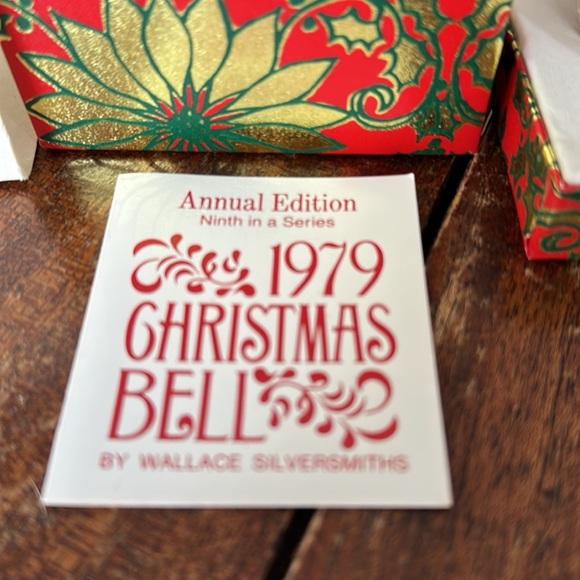 Wallace Silversmiths 1979 Annual Bell - Picture 4 of 4